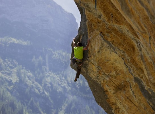 Nicolas Hojac Alpinist klettert an der Eiger-Nordwand