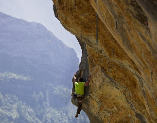 A men bouldering